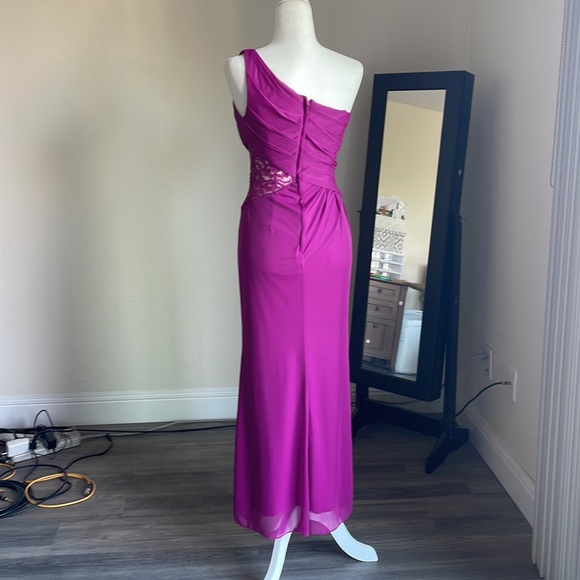 David’s Bridal pink bridesmaids dress - Picture 2 of 5